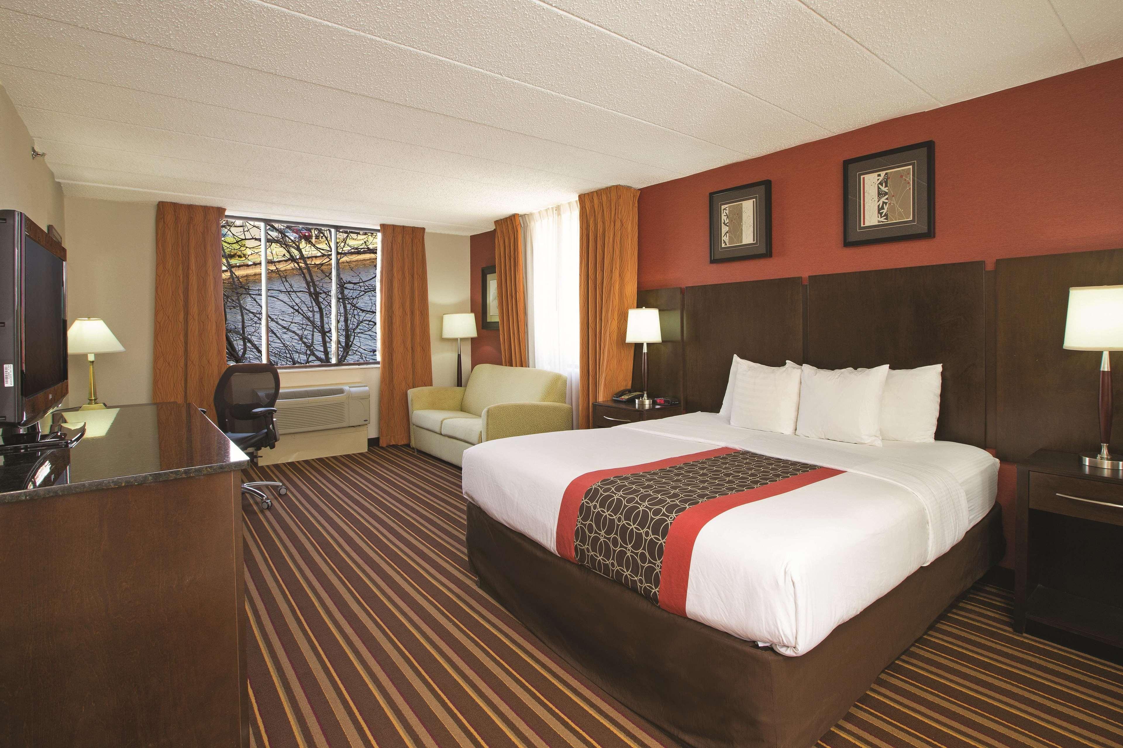 Hotel La Quinta By Wyndham Salisbury Esterno foto
