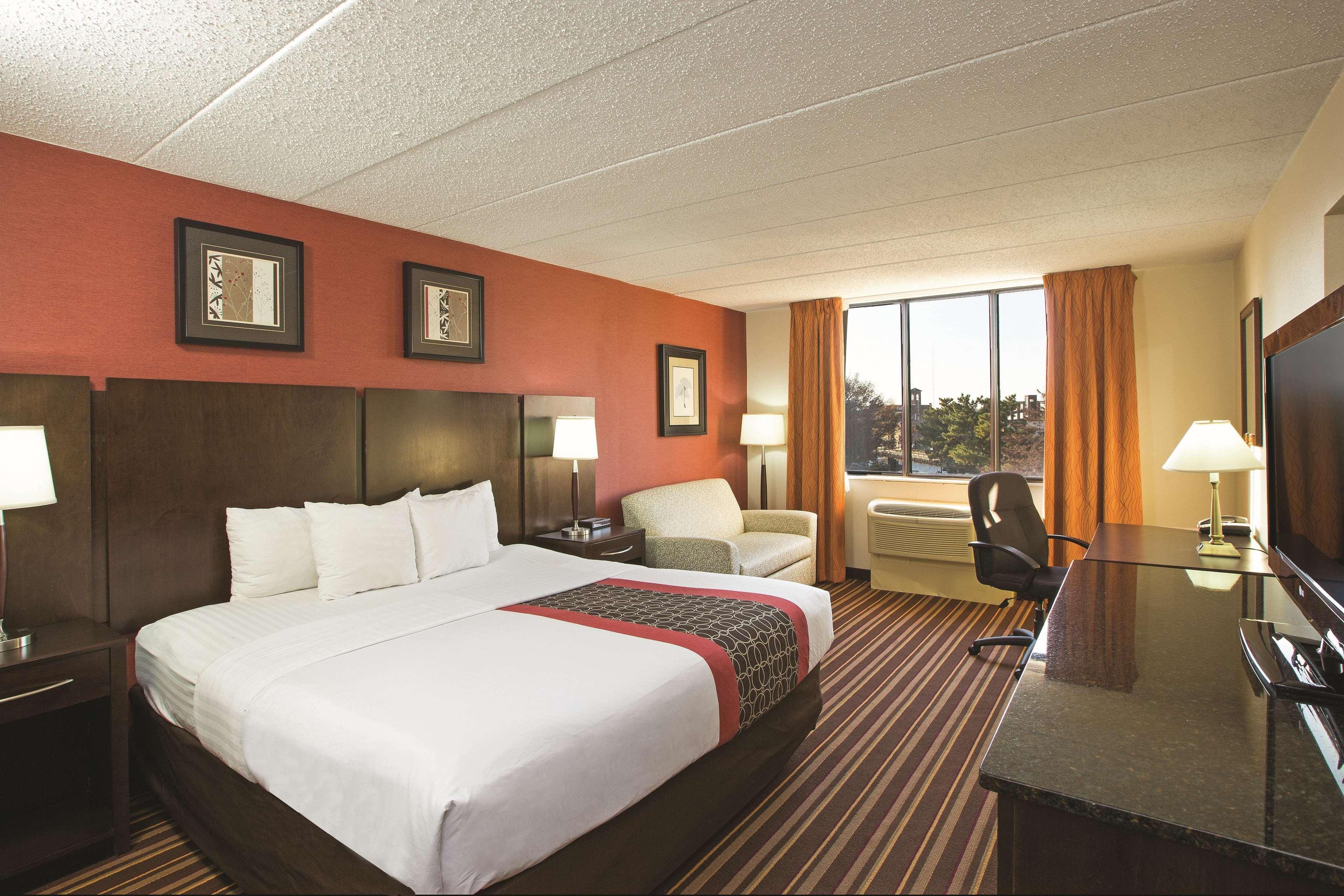 Hotel La Quinta By Wyndham Salisbury Esterno foto